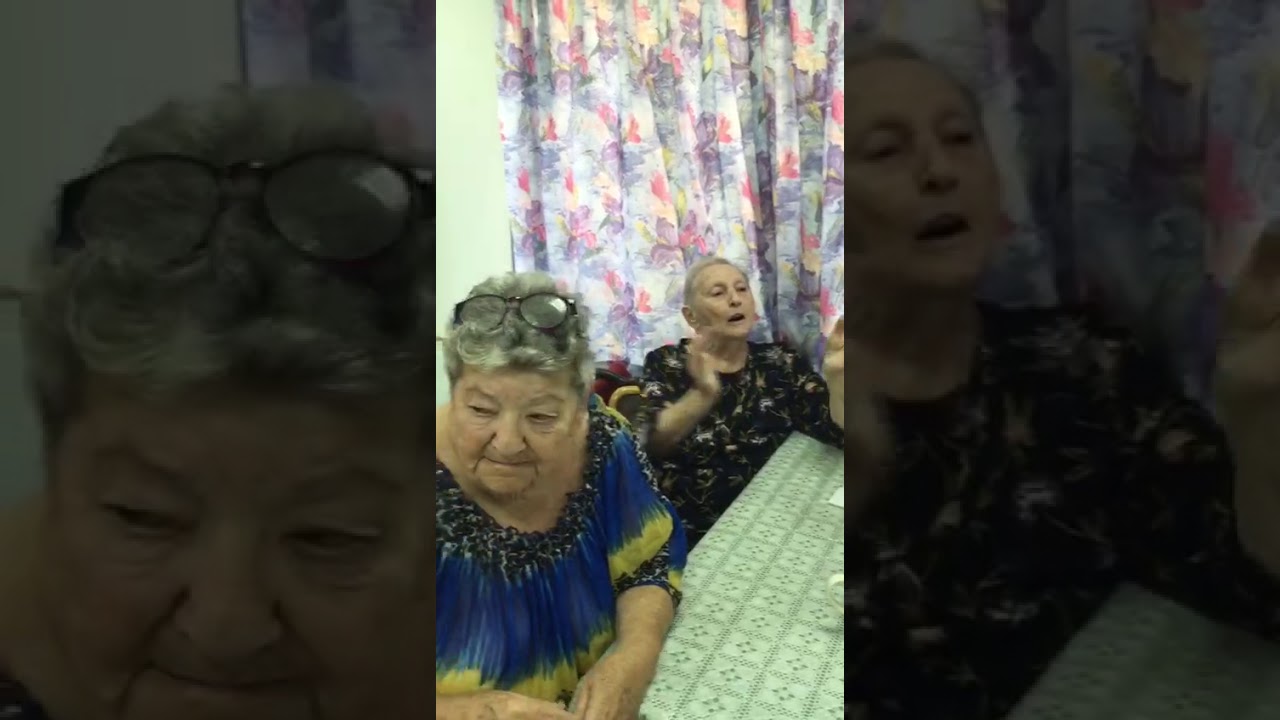 חוגגים יום הולדת 100 לדייר בבית אבות