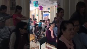 נהנים בבית אבות